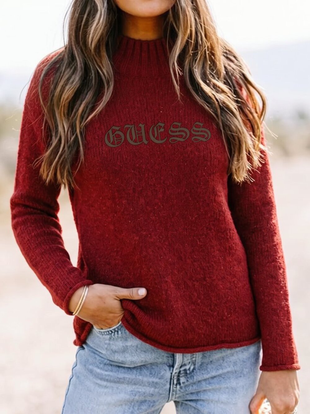 WOMENS GUESS SWEATER ( MEDIUM)